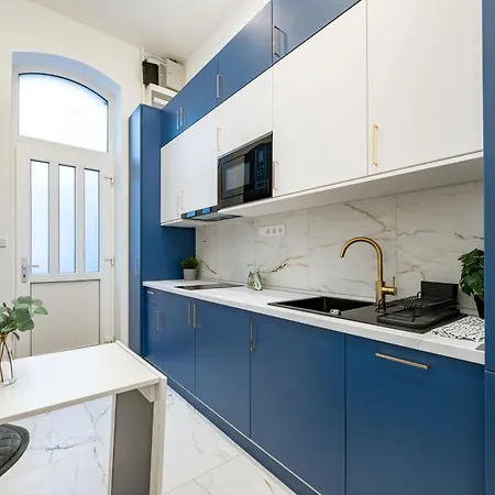 Broadway N14 Apartment *